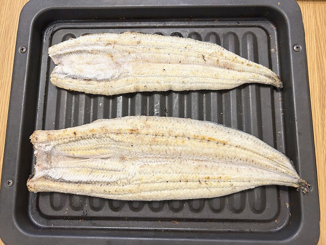 スーパーの鰻(白焼き)国産、中国産を食べ比べ